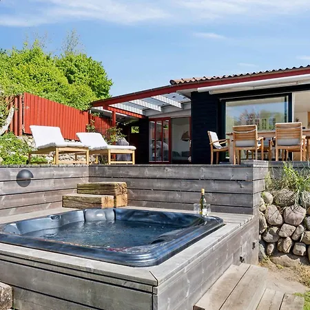 Semesterbostad Lovely House With Panoramic View